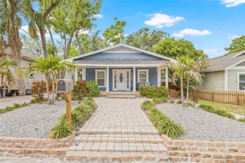House in Tampa, Florida 3 bedrooms, 135.08 sq.m. № 1628601 - photo 4