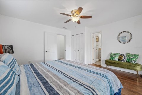 House in Tampa, Florida 3 bedrooms, 135.08 sq.m. № 1628601 - photo 26