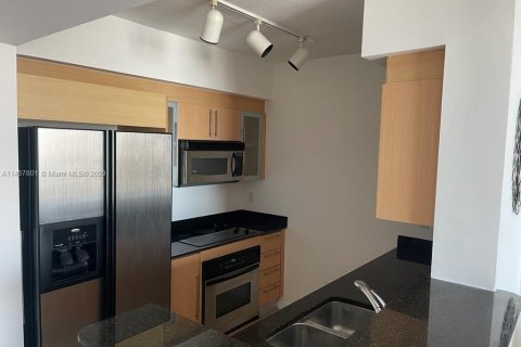 Copropriété à louer à Miami, Floride: 1 chambre, 78.6 m2 № 1935551 - photo 2