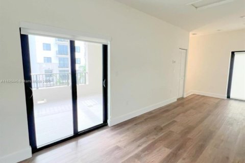 Touwnhouse à vendre à Doral, Floride: 3 chambres, 219.81 m2 № 2077322 - photo 23