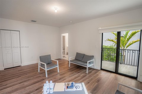 Touwnhouse à vendre à Doral, Floride: 3 chambres, 219.81 m2 № 2077322 - photo 18