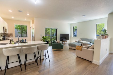 Touwnhouse à vendre à Doral, Floride: 3 chambres, 219.81 m2 № 2077322 - photo 12