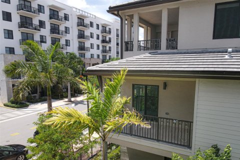 Touwnhouse à vendre à Doral, Floride: 3 chambres, 219.81 m2 № 2077322 - photo 4