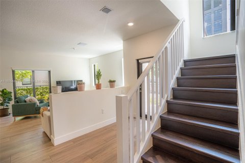 Touwnhouse à vendre à Doral, Floride: 3 chambres, 219.81 m2 № 2077322 - photo 15
