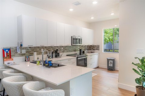 Touwnhouse à vendre à Doral, Floride: 3 chambres, 219.81 m2 № 2077322 - photo 10
