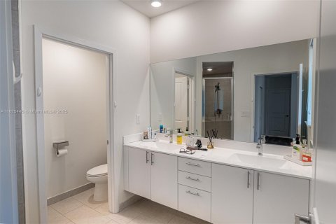 Touwnhouse à vendre à Doral, Floride: 3 chambres, 219.81 m2 № 2077322 - photo 28