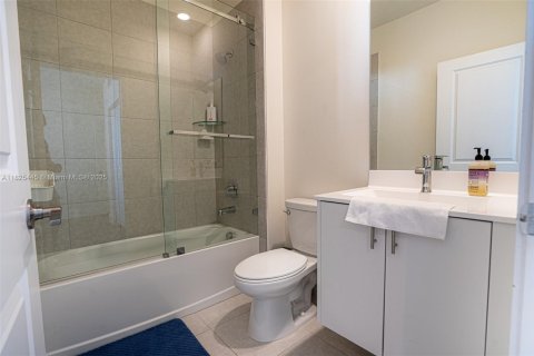 Touwnhouse à vendre à Doral, Floride: 3 chambres, 219.81 m2 № 2077322 - photo 30