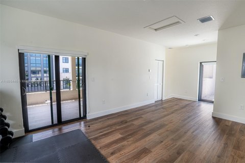 Touwnhouse à vendre à Doral, Floride: 3 chambres, 219.81 m2 № 2077322 - photo 17