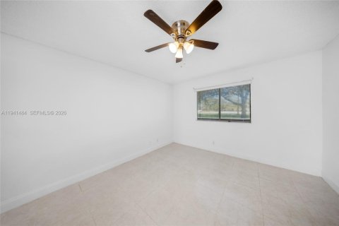 Copropriété à vendre à Davie, Floride: 2 chambres, 102.19 m2 № 2152730 - photo 11