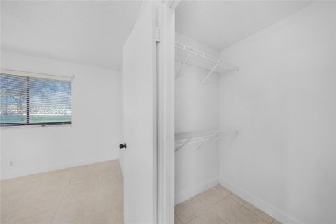 Copropriété à vendre à Davie, Floride: 2 chambres, 102.19 m2 № 2152730 - photo 14