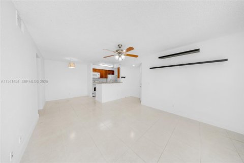 Copropriété à vendre à Davie, Floride: 2 chambres, 102.19 m2 № 2152730 - photo 8