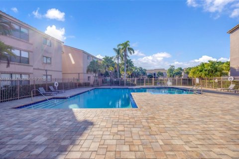 Copropriété à vendre à Davie, Floride: 2 chambres, 102.19 m2 № 2152730 - photo 21