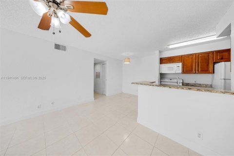 Copropriété à vendre à Davie, Floride: 2 chambres, 102.19 m2 № 2152730 - photo 6