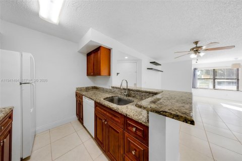 Copropriété à vendre à Davie, Floride: 2 chambres, 102.19 m2 № 2152730 - photo 4