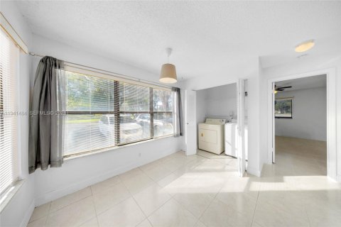 Copropriété à vendre à Davie, Floride: 2 chambres, 102.19 m2 № 2152730 - photo 1