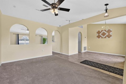 Villa ou maison à vendre à Palm Coast, Floride: 4 chambres, 166.11 m2 № 2285140 - photo 5