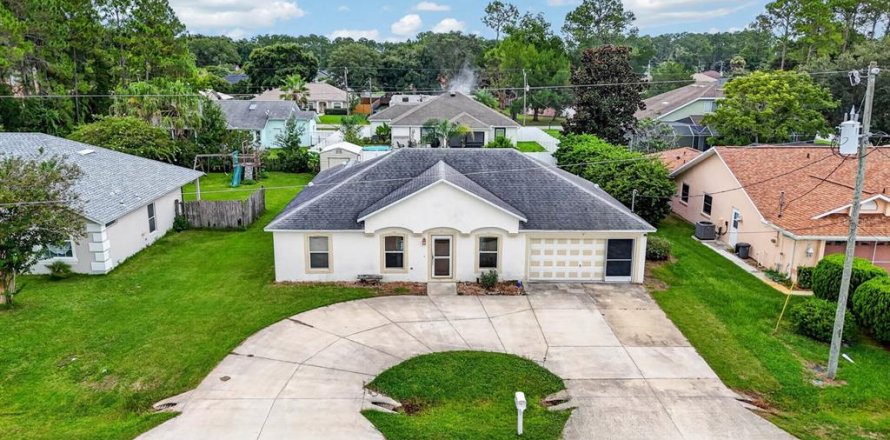 Villa ou maison à Palm Coast, Floride 4 chambres, 166.11 m2 № 2285140
