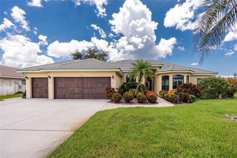 Villa ou maison à vendre à Englewood, Floride: 4 chambres, 197.32 m2 № 1911954 - photo 1