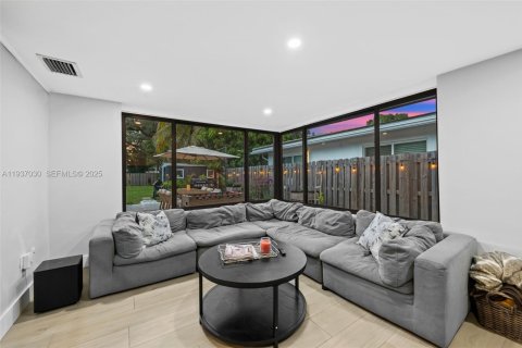 House in Fort Lauderdale, Florida 3 bedrooms № 1994841 - photo 16