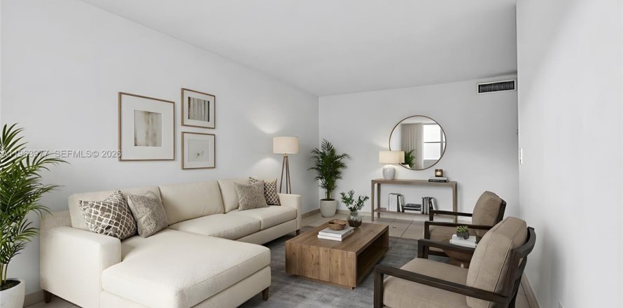 Кондоминиум с 1 спальней в Халландейл-Бич, Флорида № 2025972