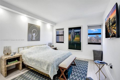 Condo in Hollywood, Florida, 2 bedrooms  № 1715060 - photo 24
