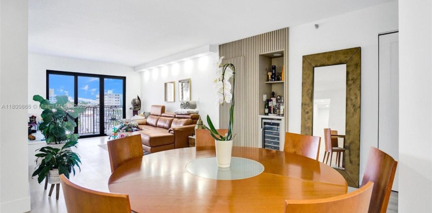 Condo in Hollywood, Florida, 2 bedrooms  № 1715060