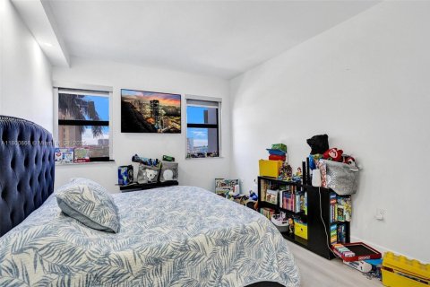 Condo in Hollywood, Florida, 2 bedrooms  № 1715060 - photo 13
