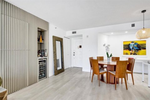 Condo in Hollywood, Florida, 2 bedrooms  № 1715060 - photo 2