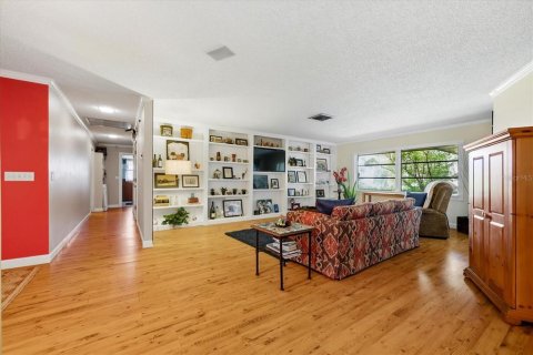 House in Sarasota, Florida 4 bedrooms, 353.49 sq.m. № 2151861 - photo 27