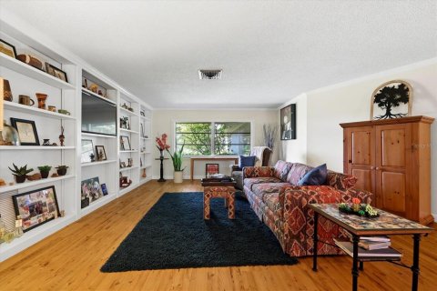 House in Sarasota, Florida 4 bedrooms, 353.49 sq.m. № 2151861 - photo 28