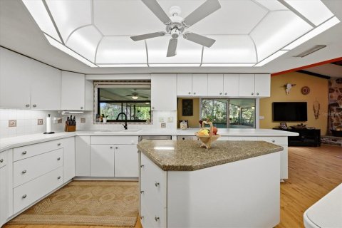 House in Sarasota, Florida 4 bedrooms, 353.49 sq.m. № 2151861 - photo 17