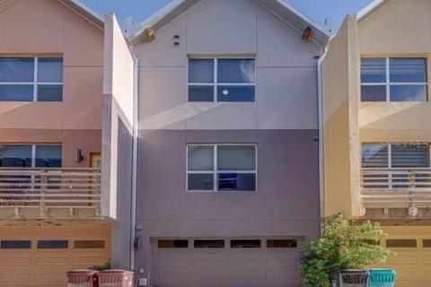 Touwnhouse à vendre à Orlando, Floride: 3 chambres, 169.92 m2 № 2413490 - photo 18