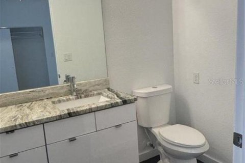 Touwnhouse à vendre à Orlando, Floride: 3 chambres, 169.92 m2 № 2413490 - photo 24