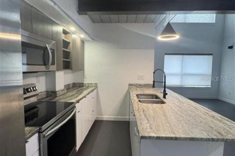 Touwnhouse à vendre à Orlando, Floride: 3 chambres, 169.92 m2 № 2413490 - photo 11