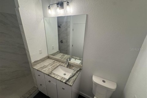 Touwnhouse à vendre à Orlando, Floride: 3 chambres, 169.92 m2 № 2413490 - photo 16