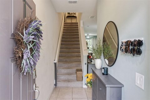 Townhouse in Tampa, Florida 2 bedrooms, 147.53 sq.m. № 2223679 - photo 3