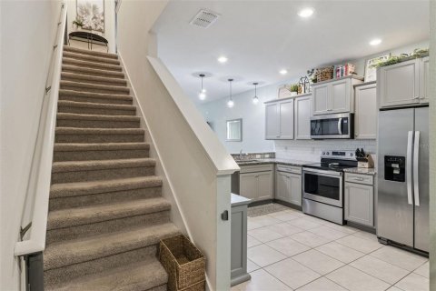 Townhouse in Tampa, Florida 2 bedrooms, 147.53 sq.m. № 2223679 - photo 4