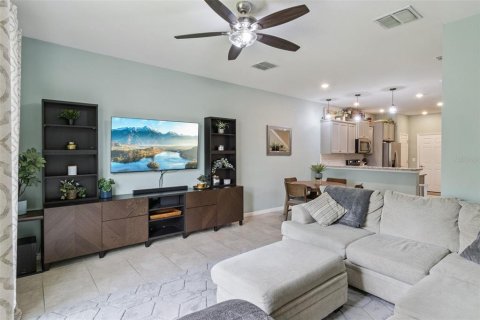 Townhouse in Tampa, Florida 2 bedrooms, 147.53 sq.m. № 2223679 - photo 6