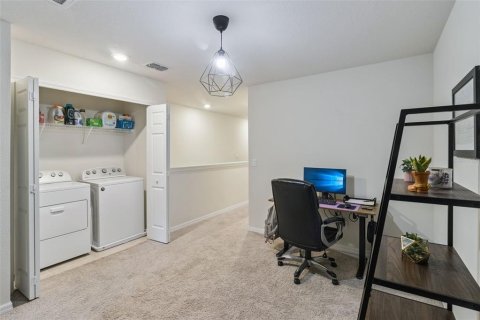 Townhouse in Tampa, Florida 2 bedrooms, 147.53 sq.m. № 2223679 - photo 15