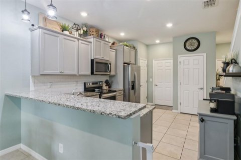 Townhouse in Tampa, Florida 2 bedrooms, 147.53 sq.m. № 2223679 - photo 12