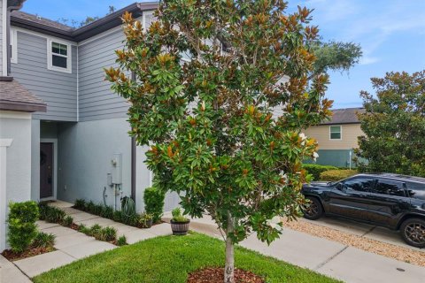 Townhouse in Tampa, Florida 2 bedrooms, 147.53 sq.m. № 2223679 - photo 2