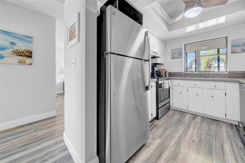 Condominio en venta en Indian Rocks Beach, Florida, 2 dormitorios, 96.62 m2 № 1903986 - foto 17
