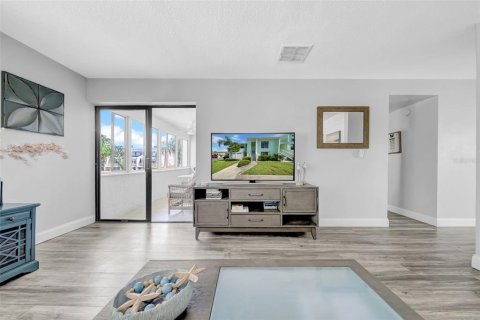 Condominio en venta en Indian Rocks Beach, Florida, 2 dormitorios, 96.62 m2 № 1903986 - foto 15