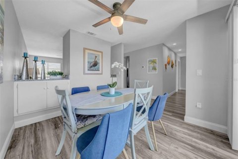 Condominio en venta en Indian Rocks Beach, Florida, 2 dormitorios, 96.62 m2 № 1903986 - foto 8