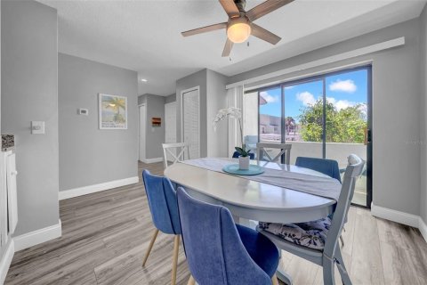 Condominio en venta en Indian Rocks Beach, Florida, 2 dormitorios, 96.62 m2 № 1903986 - foto 5