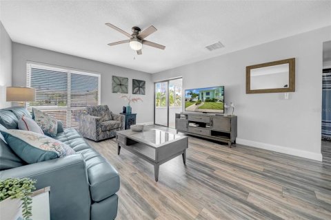 Condominio en venta en Indian Rocks Beach, Florida, 2 dormitorios, 96.62 m2 № 1903986 - foto 13