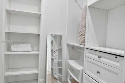 Villa ou maison à louer à Pembroke Pines, Floride: 3 chambres, 211.91 m2 № 1976724 - photo 25