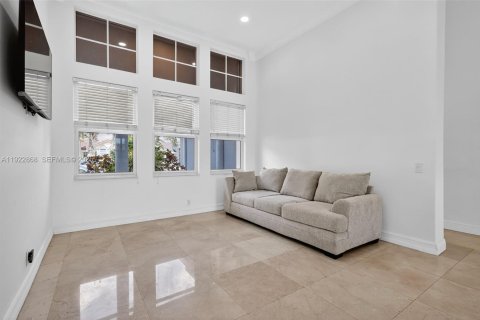 Villa ou maison à louer à Pembroke Pines, Floride: 3 chambres, 211.91 m2 № 1976724 - photo 9