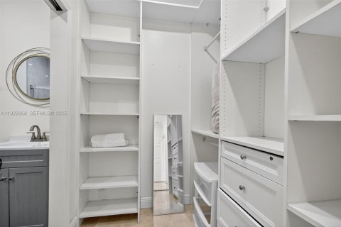 Villa ou maison à louer à Pembroke Pines, Floride: 3 chambres, 211.91 m2 № 1976724 - photo 24