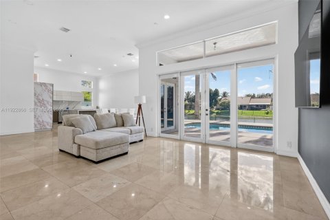 Villa ou maison à louer à Pembroke Pines, Floride: 3 chambres, 211.91 m2 № 1976724 - photo 6